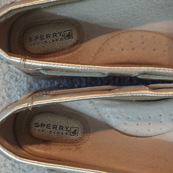 Sperry Top Sider Gold Boat Shoes, size 8.5 - Picture 2 of 6